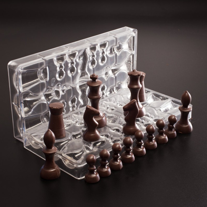 Шоколадные шахматные фигуры - невероятная сладость на доске!